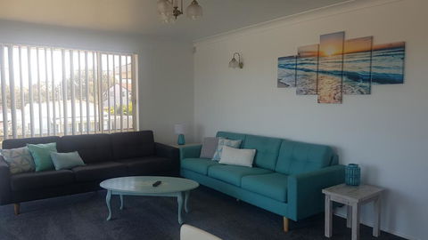 Relax And Chillax At Happi Dayz Retreat - Perth Resorts 1