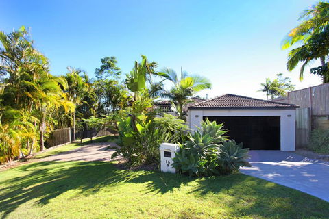 Relax At Coolum - Perth Resorts 3