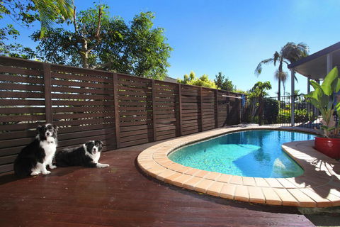 Relax At Coolum - Perth Resorts 0