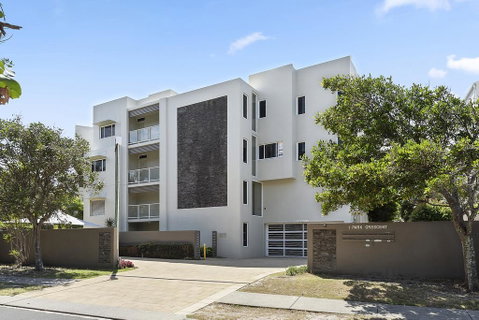 Relax In Stylish Comfort, Sunshine Beach - Accommodation Perth 0