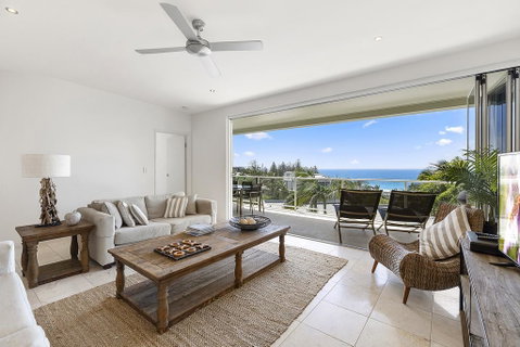 Relax In Stylish Comfort, Sunshine Beach - Accommodation Perth 2