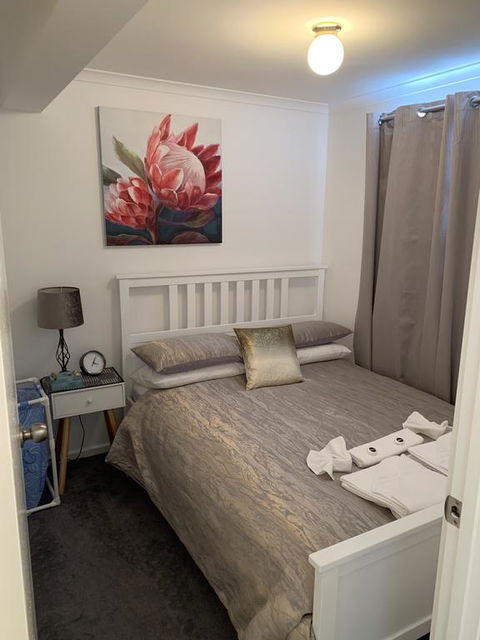 Relax On Bingham - Accommodation Perth 3