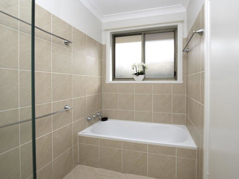 Relaxing Waterfront Property In Quiet Location - Accommodation Perth 2