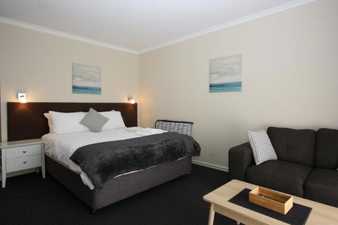 Resort Serviced Apartments - Mandurah - Accommodation Perth 2