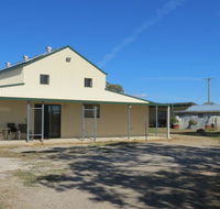RETRO FUNNY FARM - Perth Resorts