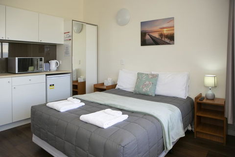 Rivers Apartments Motel Sale Gippsland - Accommodation Perth 0