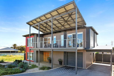 RiverSea Goolwa Beachhouse - WiFi - Pet-Friendly - Accommodation Perth 0