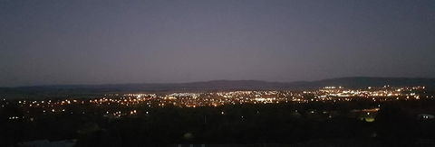 Robin Hill Views - Accommodation Perth 2