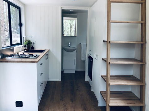 Robinson Crusoe Tiny House - Perth Resorts 1