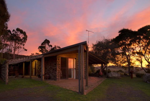 Rockbank Retreat - Accommodation Perth 0