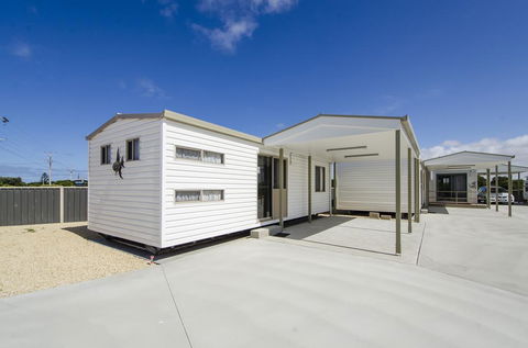 Rocks Retreat Cabin - Seal - Accommodation Perth 0