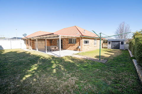 Roselawn Entertainer Large & Luxurious, Sleeps 12 - Perth Resorts 3