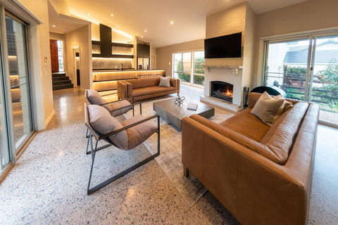RUST - Accommodation Perth 2