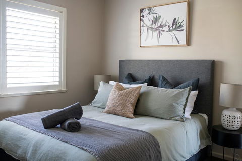 Sampson St, Large Stylish CBD Home, Sleeps 11 - Accommodation Perth 1
