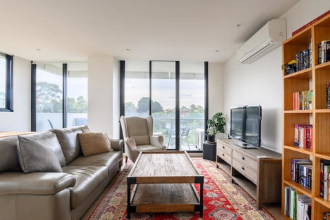 Sanctuary Resort-Style On The Banks Of The Yarra - Accommodation Perth 2