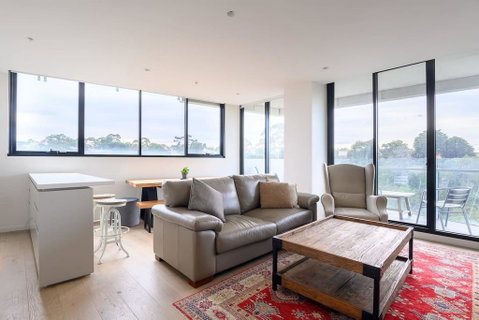 Sanctuary Resort-Style On The Banks Of The Yarra - Accommodation Perth 0