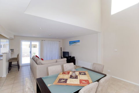Sandcastles Unit 18 - Fingal Bay - Accommodation Perth 1
