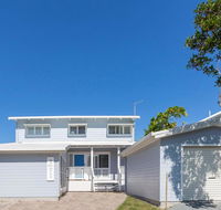 Sandpiper Beach Front House - Perth Resorts