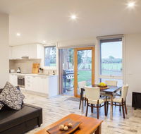 Sandy point hideaway - Perth Resorts
