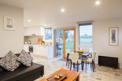 Sandy Point Hideaway - Perth Resorts 0
