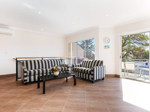 Sandy Point Luxury', 117a Sandy Point Road - Air Con & Foxtel - Accommodation Perth 2