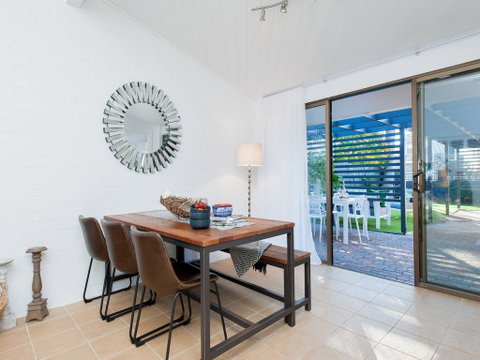 Sandy Point Road, 51 - Accommodation Perth 1