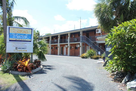 Sarina Beach Motel - Perth Resorts 2