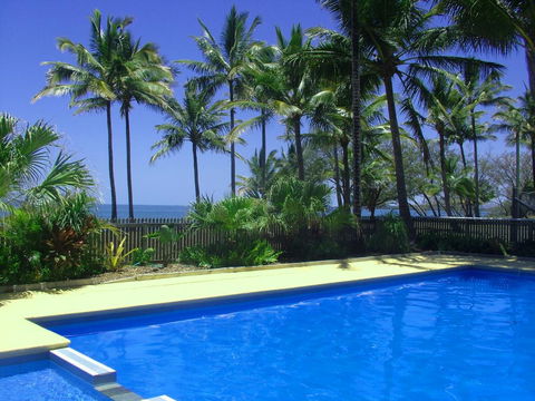Sarina Beach Motel - Perth Resorts 0