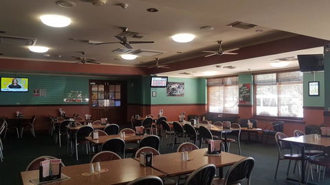 Sarina Hotel - Perth Resorts 3