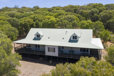 Sea Breeze Chalets Yallingup - Accommodation Perth 0