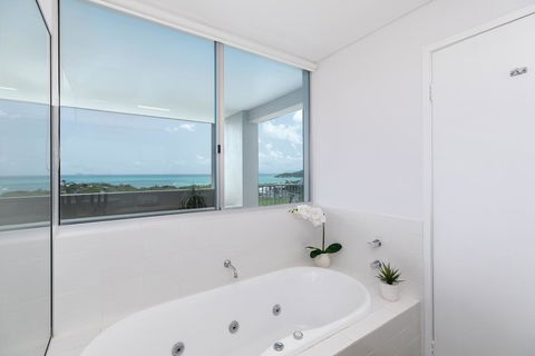 Sea Forever On Azure Seas - Airlie Beach - Accommodation Perth 3