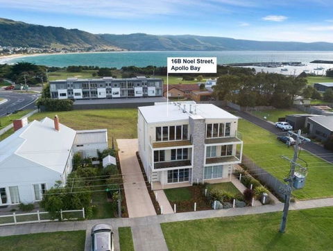 SEA NOOK - Seconds From The Beach - Accommodation Perth 0