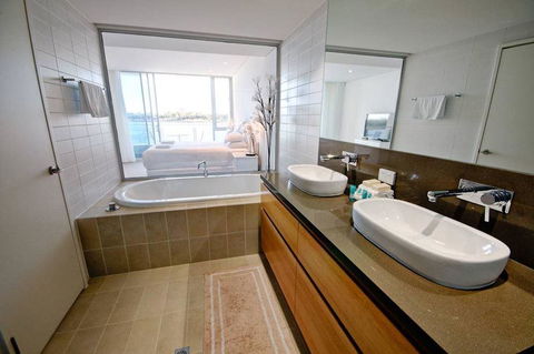 Seapoint 102 - Accommodation Perth 0