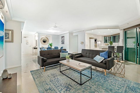 Seaside Luxury, Perfect Location - Accommodation Perth 3