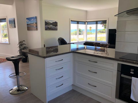 Seaside Retreat - Accommodation Perth 3