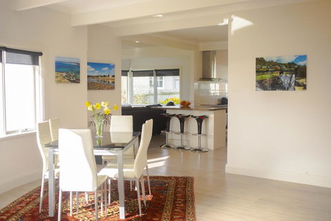 Seaside Retreat - Accommodation Perth 0