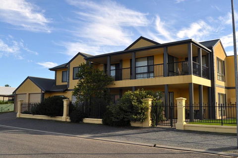 Serendipity - Perth Resorts 0