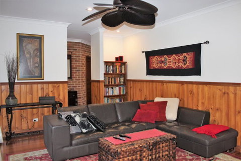 SERENITY - Accommodation Perth 3