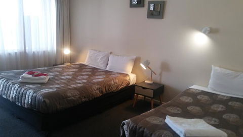 Shady Rest Motel - Accommodation Perth 2