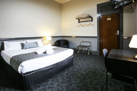 Shenanigans At The Imperial - Accommodation Perth 3