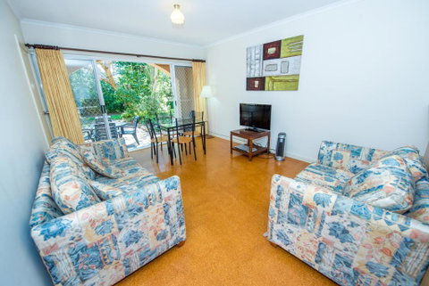 Shoal Bay Avenue, Unit 1/7 - Accommodation Perth 1