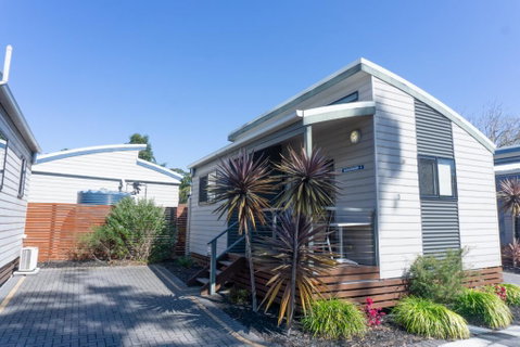 Shoal Bay Holiday Park - Accommodation Perth 2