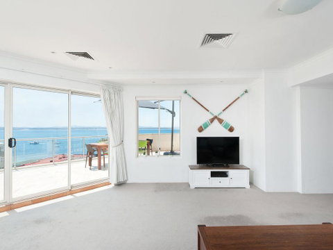 Shoal Bay Penthouse With Views And Resort Facilities - Accommodation Perth 2