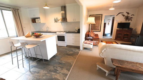 Sisters Beach House - Accommodation Perth 2