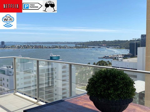 SKY GARDENS SUNSET RIVER VIEW NETFLIX WINE PARKING - Accommodation Perth 0