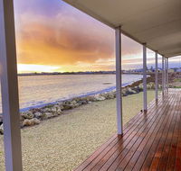 Smart Beach House  Pelican Point - Accommodation Perth