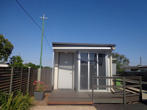 Smart Stayzzz Inns - Accommodation Perth 2