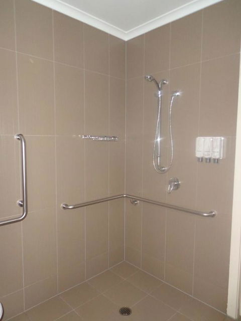 Smart Stayzzz Inns - Accommodation Perth 3