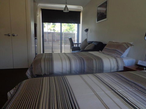Smart Stayzzz Inns - Accommodation Perth 1