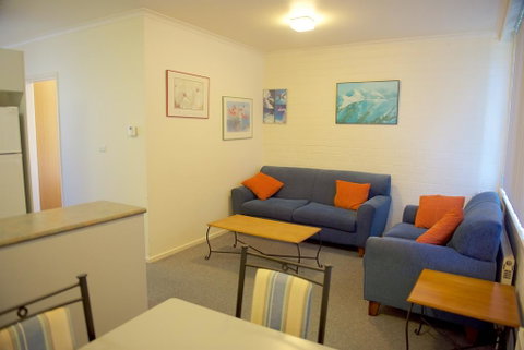 Snow Ski Apartments 06 - Perth Resorts 0
